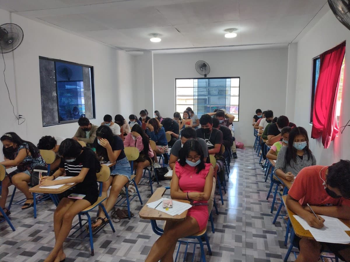 Colegio Pre-Universitario San Ignacio De Iquitos