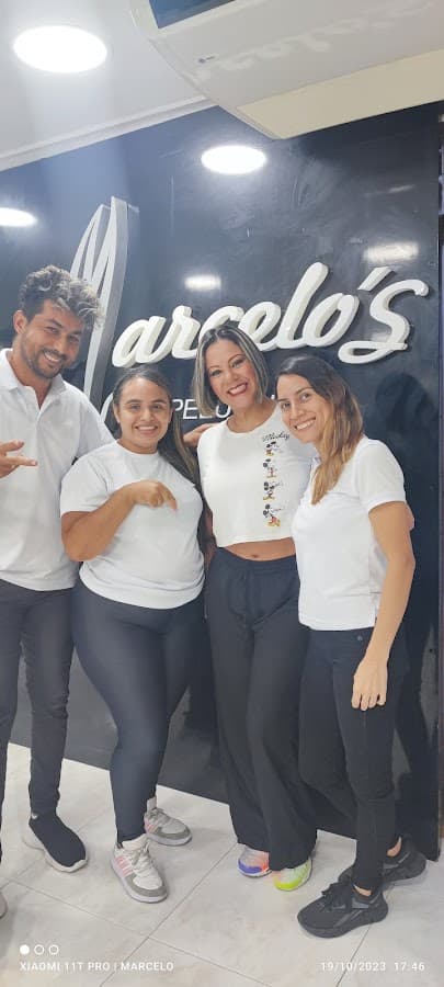 Marcelo's Peluquería Cali-Cortes bob Cali-Corte capas cali-Cortes pixie Cali-Balayage Cali-Academia de belleza Cali