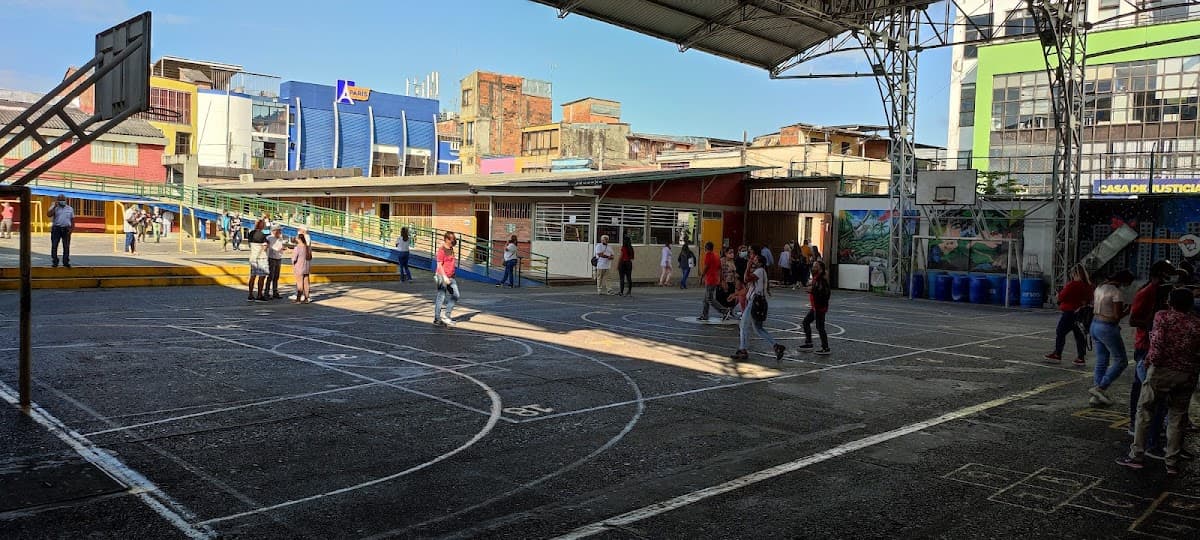 Institución Educativa San Fernando — foto