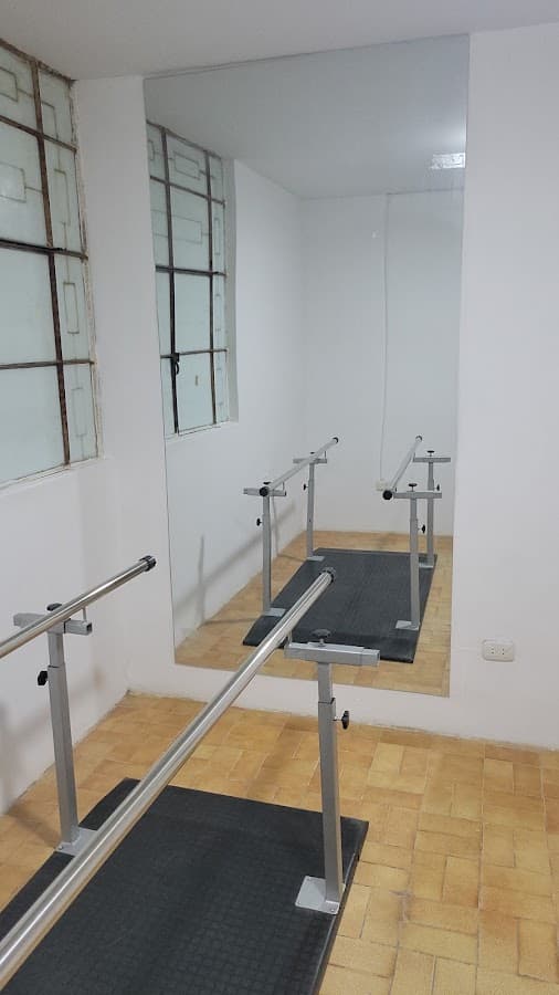 REHABILITEC - Centro Médico Especializado en Terapia Física — foto