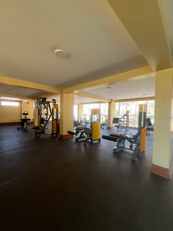 GIMNASIO, GYM, FITNESS “EL CASTILLO” — foto