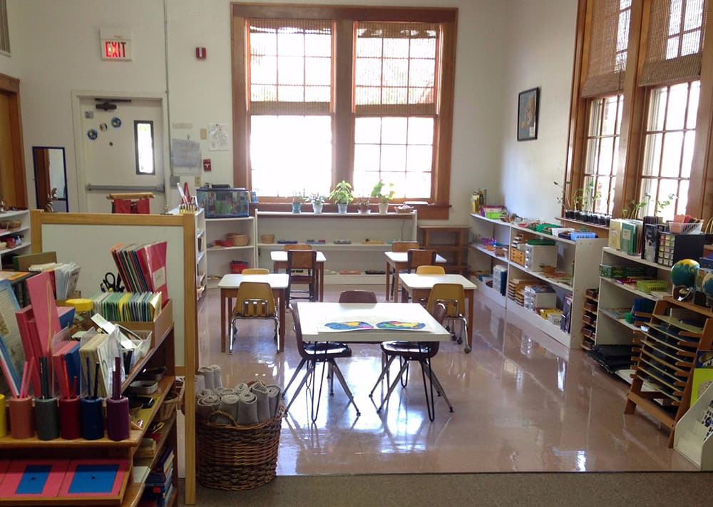 Montessori World School — foto