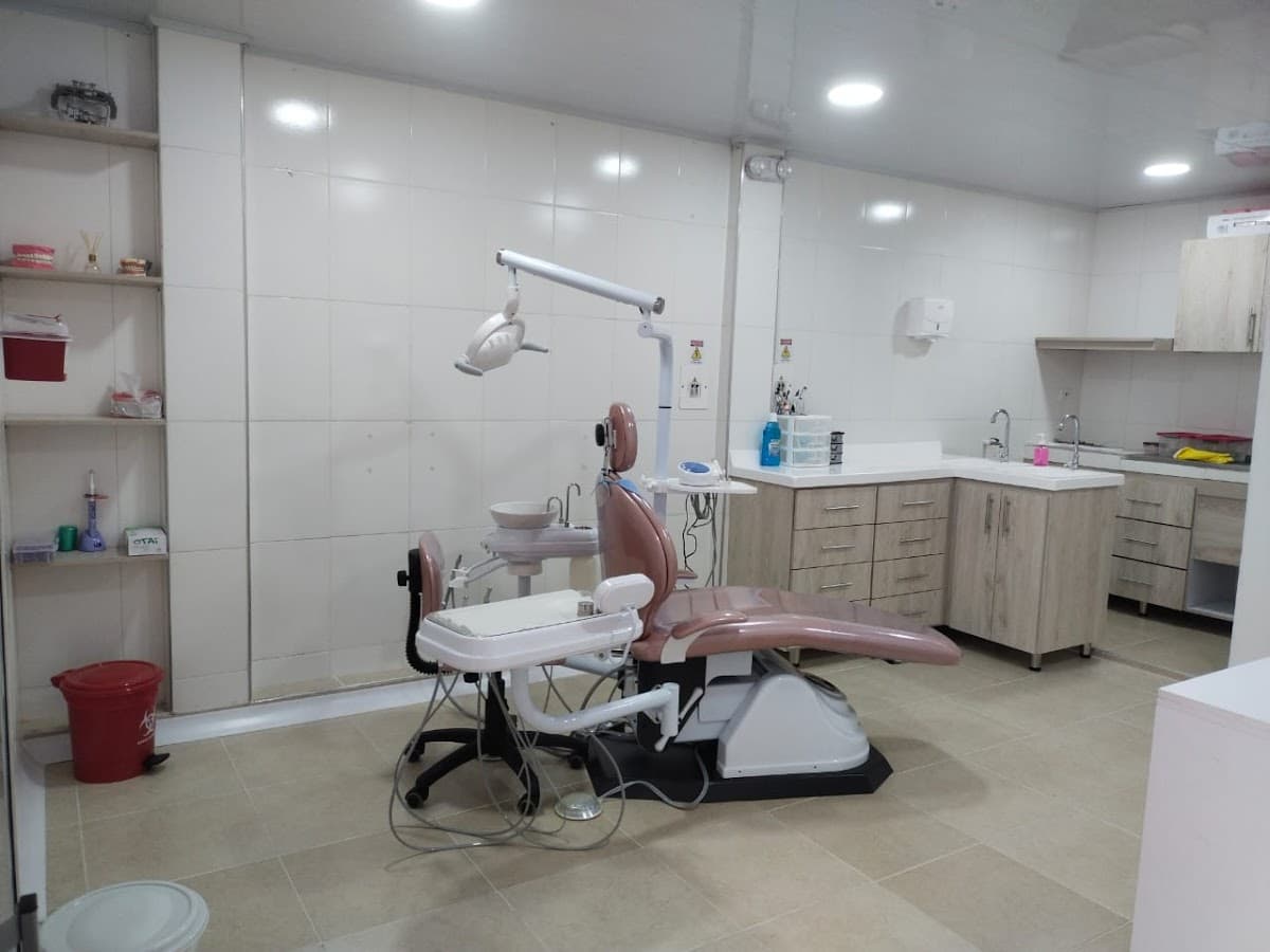 white dent odontología integral — foto