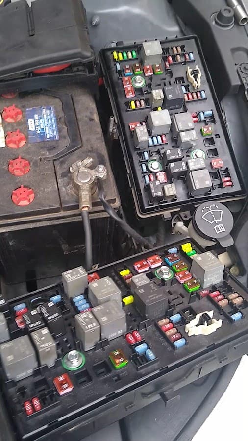 Taller de electrónica automotriz y mecánica general Manserve — foto