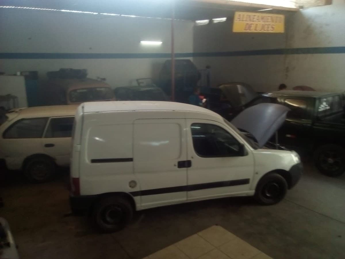 Taller de Electricidad Automotriz "Yohnny" — foto