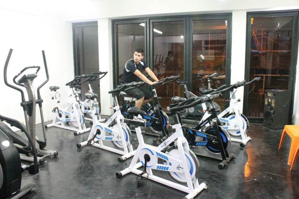 BODY STRONG GYM — foto